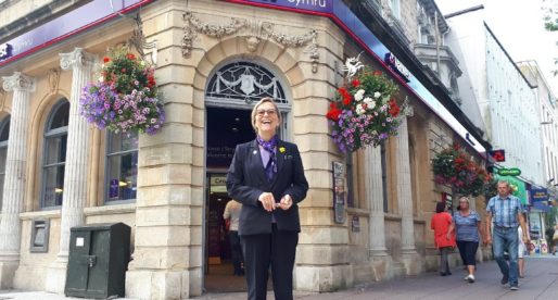 Cardiff Queen Street Bank Manager Celebrates 45th Anniversary Working with NatWest