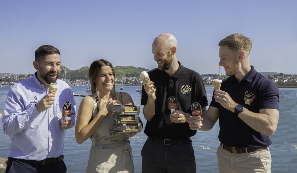 New Bara Brith icecream , Pictured L/R) Pictured (left/ right) Dan Williams of Harlech food service, Karen Thomas from Castle Galary tea rooms, Ruari Wood- Henllan bakery and Stefano Sidoli, Sidoli's ice cream.