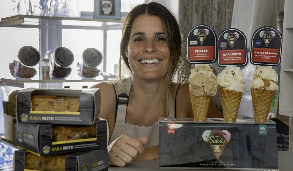Karen Thomas of Castle Gallery Tea rooms.
