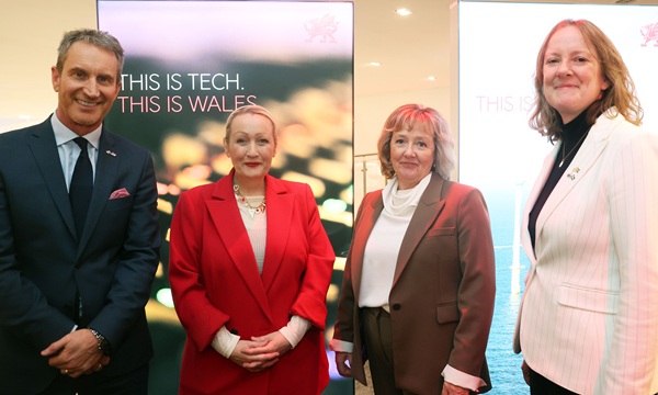 Ambassador with Welsh Gov Min Rebecca Evans, Welsh US trade envoy Aled Miles & Technology Connected MD Avril Lewis_01