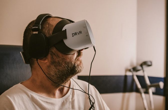 NHS Staff Tackling COVID-19 Use Virtual Reality to Help Reduce Anxiety and Stress