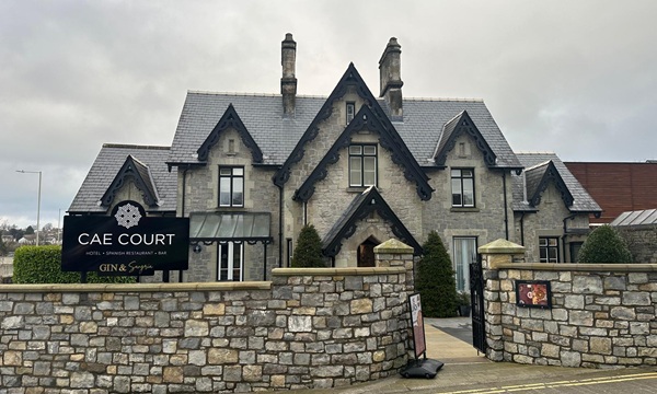 Cae court hotel