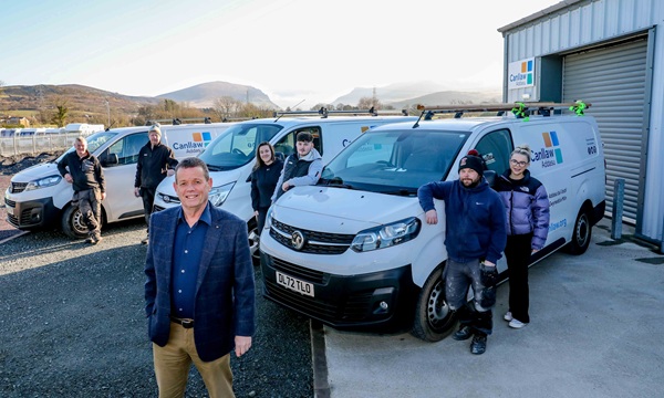Canllaw, Penygroes New Premises Gwynfor Evans, Wyn Parry, Elfyn Owen, Catrin Williams, Owain Feaver, Iwan Lloyd, Zara Tudor-Jones