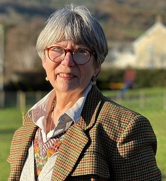 Cllr Jackie hs