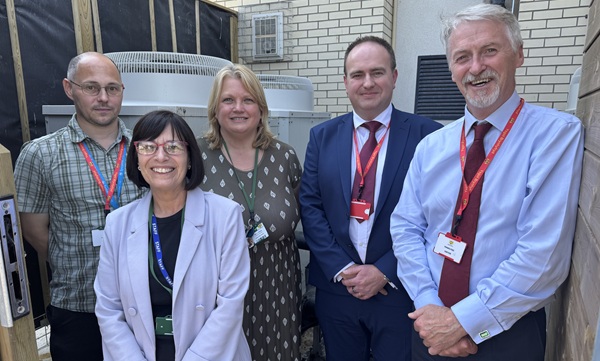 Deputy First Minister, Huw Irranca-Davies, visits Ysgol Brynhyfryd in Denbighshire.