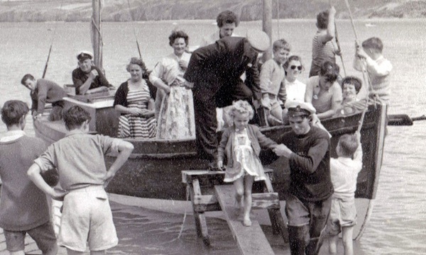 Dolph boat - girl on the plank