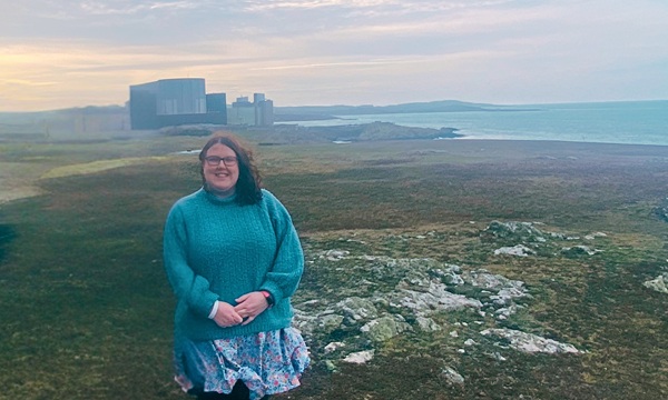 Dr Debbie Jones Wylfa tn