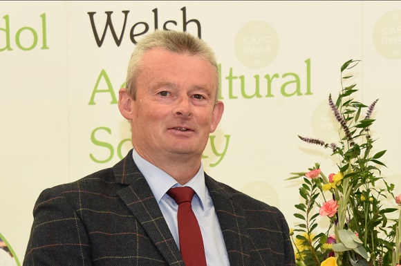 Gwyn Howells Honoured for Contribution to the Welsh Red Meat Industry