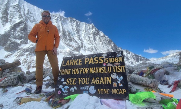 Hugh at the Larke Pass