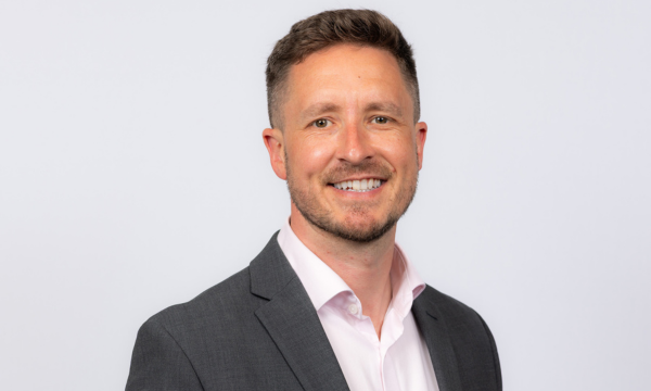 Llŷr Roberts Mentera CEO