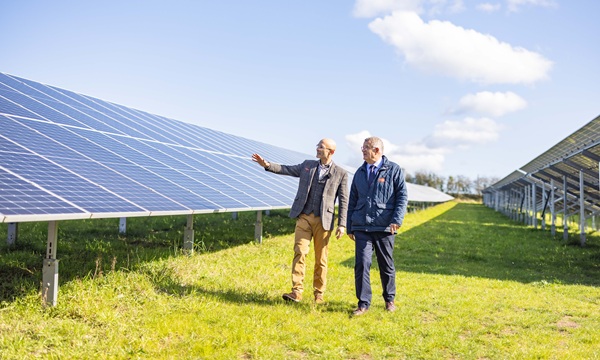 MartenLewis and William McNamara at Bluestone solar park