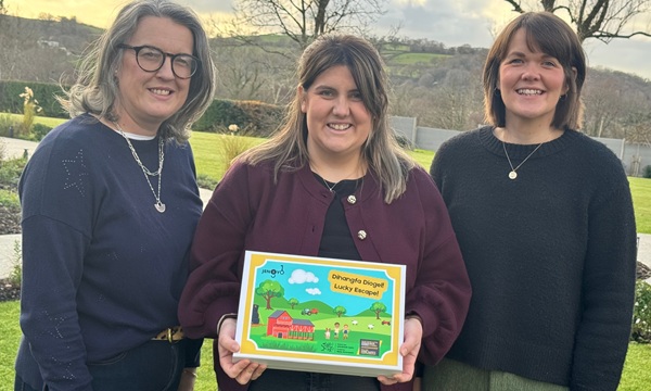 Meleri Jones – WFSP, Angahrad Jones - Cadeirydd CFFI Cymru and Elan Davies - Jengyd_cropped