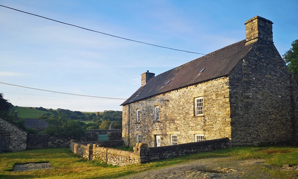 Mynachlog Fawr farmhouse