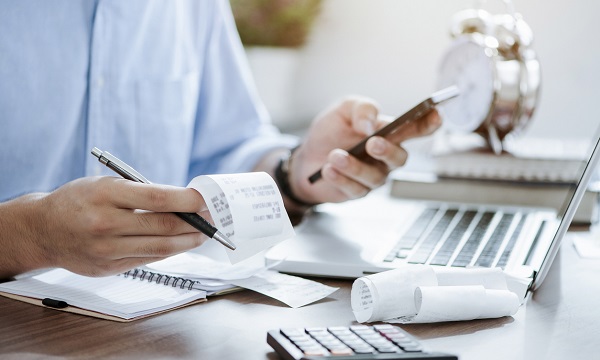 55% of Small Businesses in the UK Still have Unpaid Invoices from 2022
