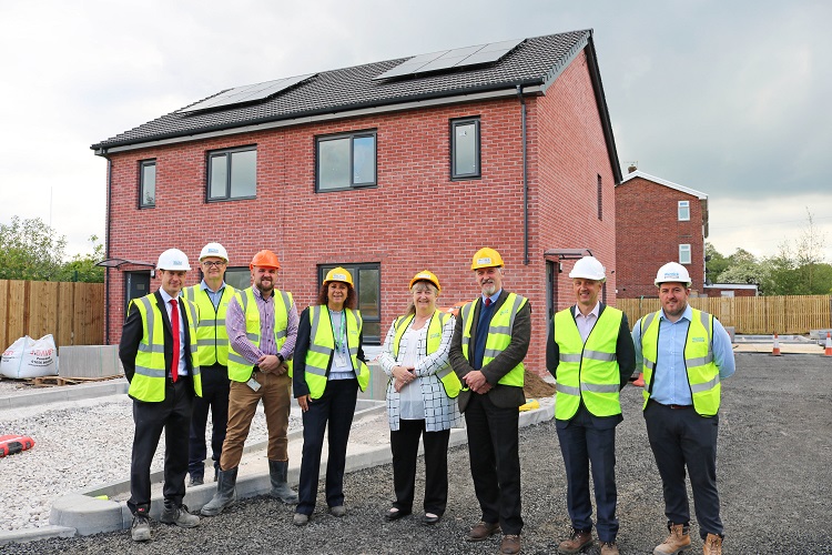 Minister Pays Visit to Innovative Housing Project in Bridgend