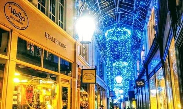 Wally's Deli at night - Back cover