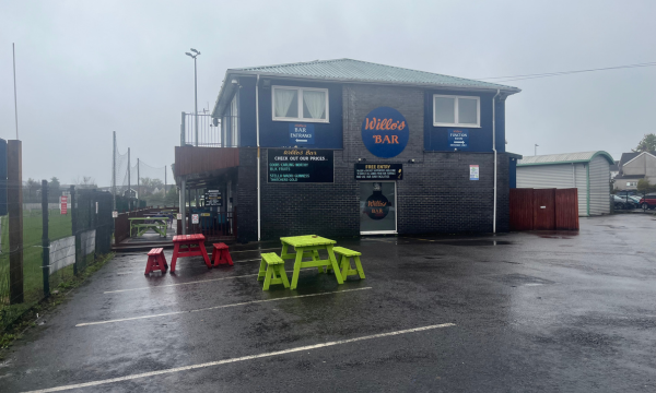 Willo’s Bar & Diner in Gorseinon