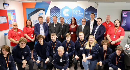 Cyber Hub Launch Brings Digital Opportunities to Local Students