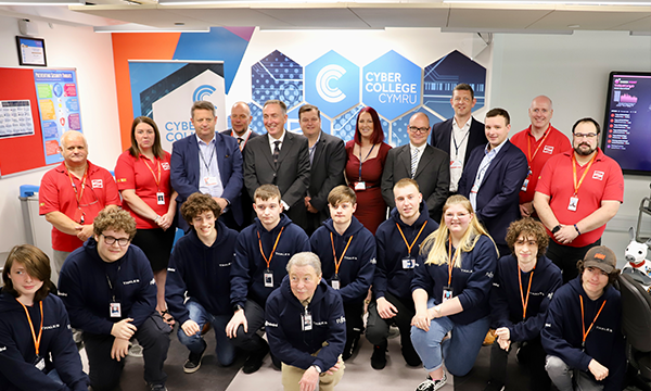 Cyber Hub Launch Brings Digital Opportunities to Local Students