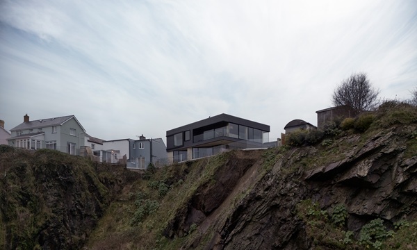 edge house