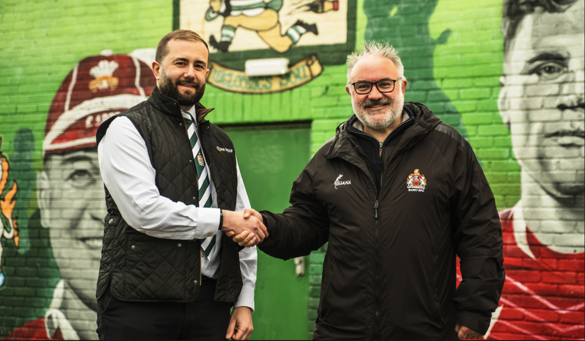 l-r Randall Smith, CEO, IPM Group, with Barry RFC’s Matthew Hewitson.