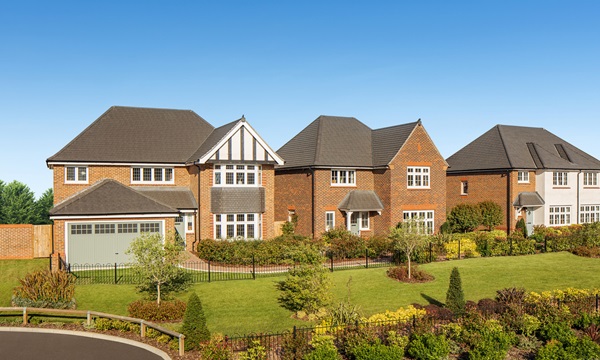 L-R Plots-5 to 7, Hop Field Place, Alton, Redrow Homes Southern Counties