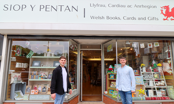 Siop y Pentan Gift Shop Expands in Carmarthenshire with New Outlet in Llanelli